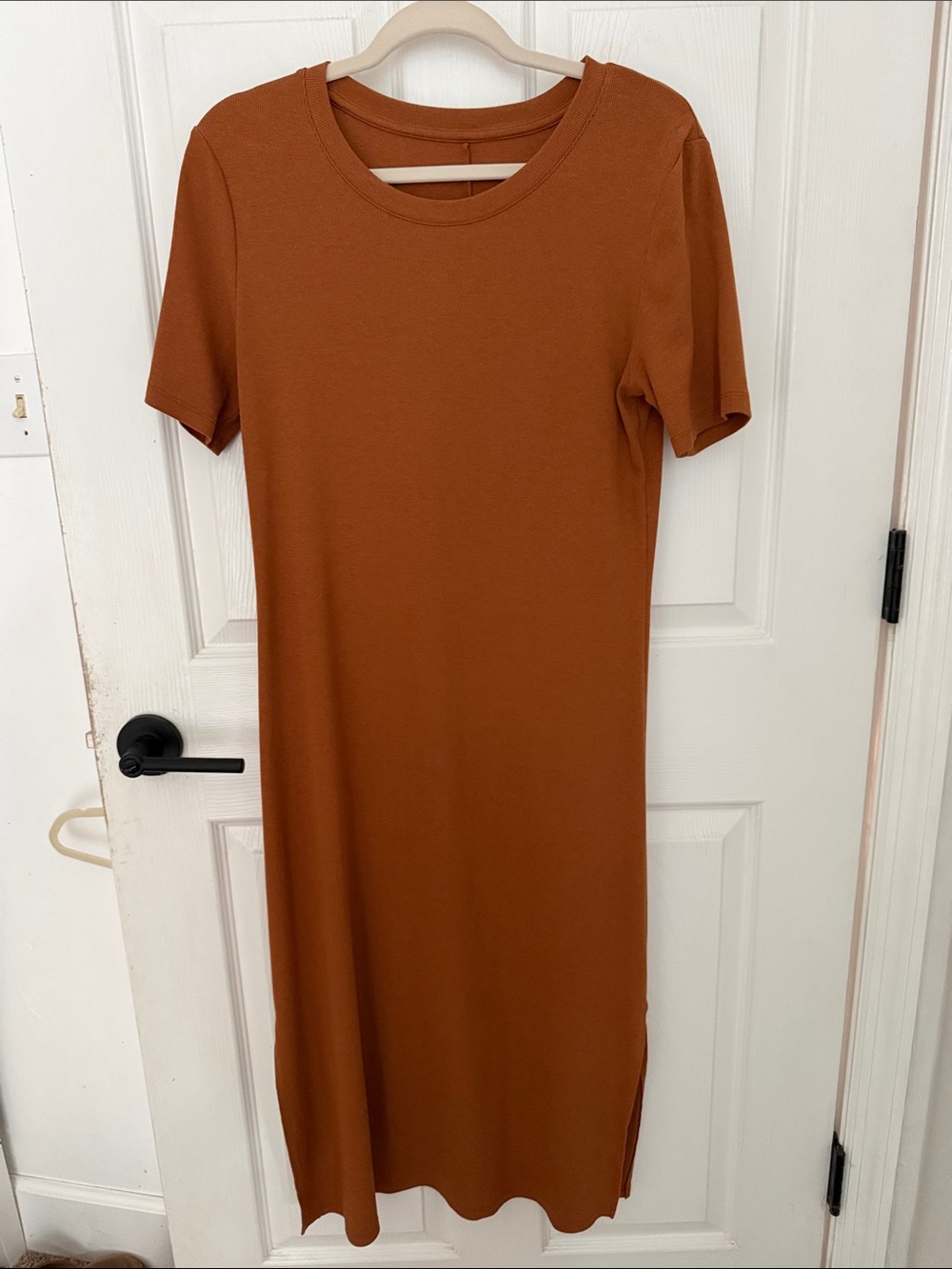 Ribbed Rust color Short-Sleeve Midi Dress
